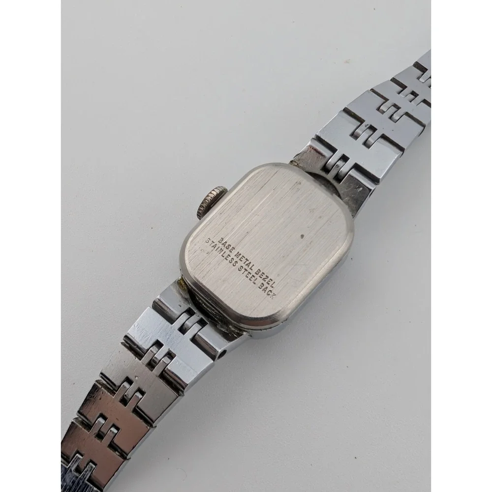 Vintage Timex Mechanical Women's Watch 15mm Case Silver 6